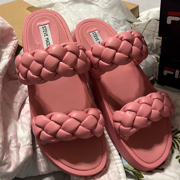 Brand NWT in box Steve Madden Pink braided sandals - Picture 5 of 8